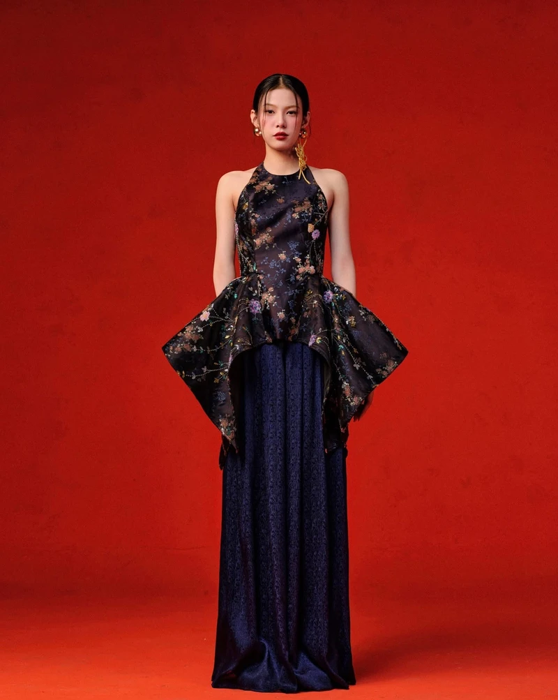 ảnh gái xinh mặc yếm trầm